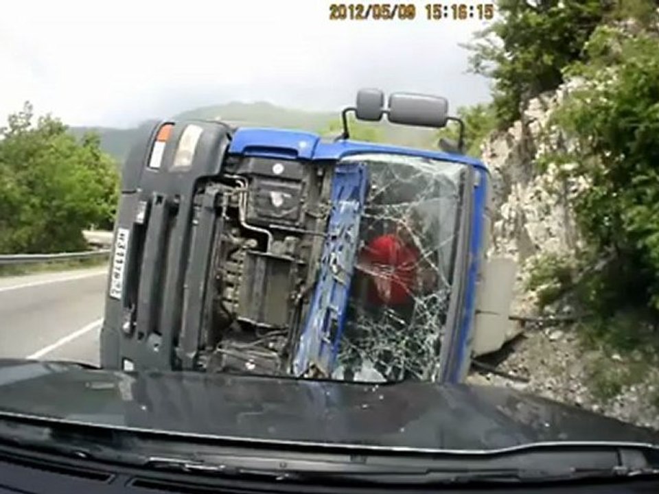 Truck Crash -www.moneyfortune.org