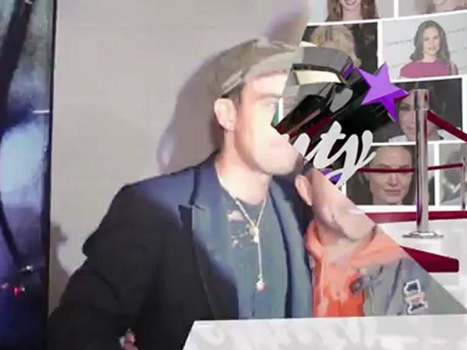 Robbie Williams  Expecting Girl