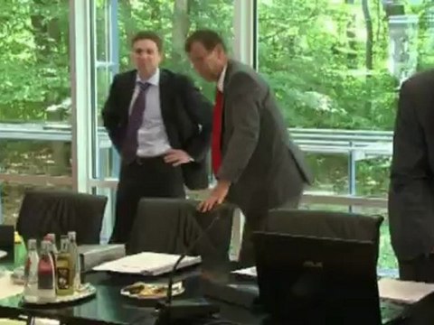 Rehagel vergleicht Relegations-Chaos mit 2. Weltkrieg