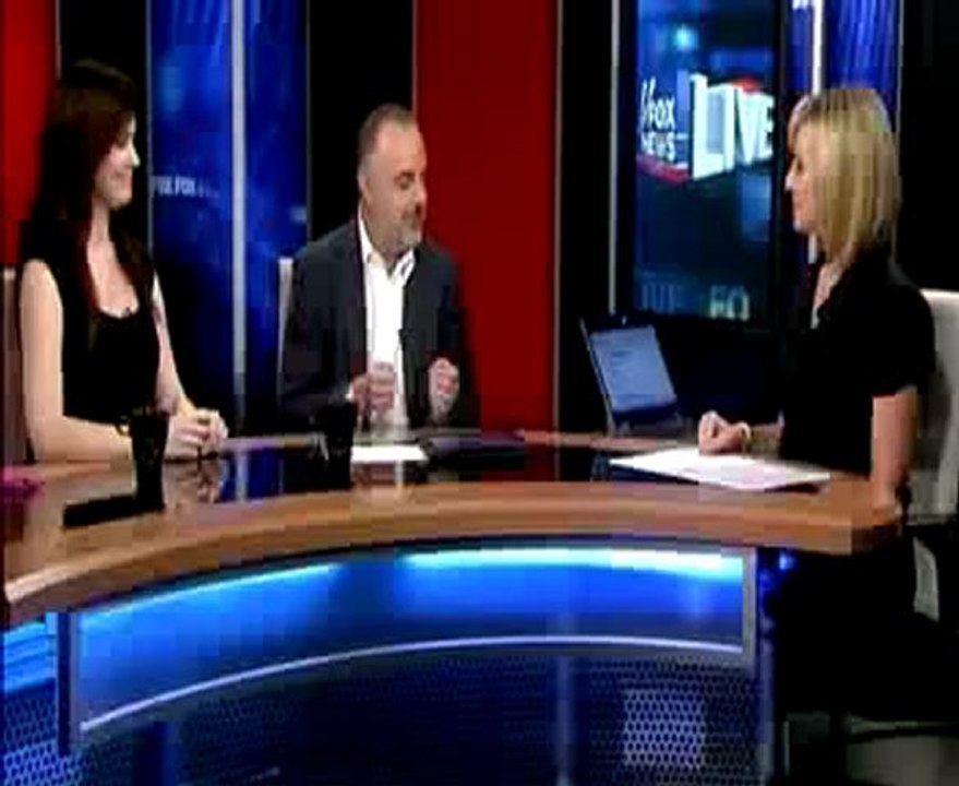 Eric Yaverbaum Discusses Facebook's Flaw on FOX News Live