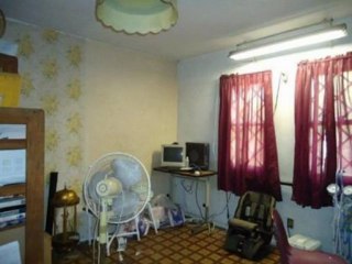 Pomona Home: 1432 W. 11th St Pomona, CA 91766