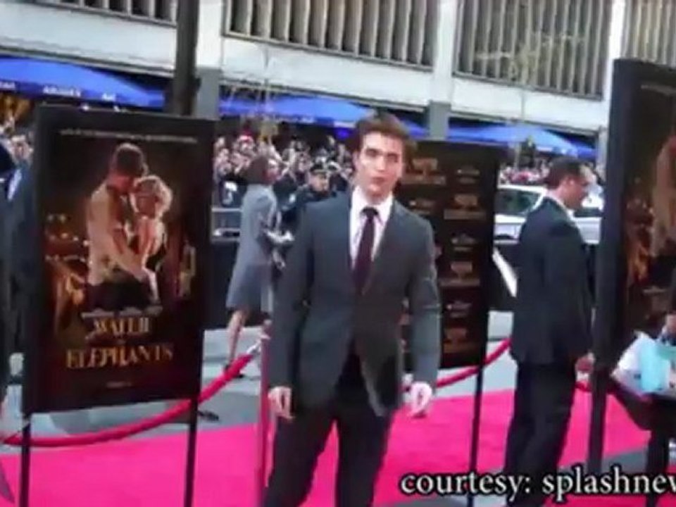 TWILIGHT HUNK Robert Pattinson to star in THE HUNGER GAMES SEQUEL