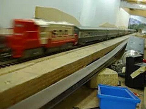 UM Alco RS2 - EMD GP 18 AHM + 10 voitures UIC-Y - DEV Roco