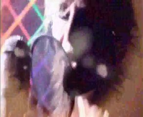 Heidi Klum seksi modelden direk dansı!