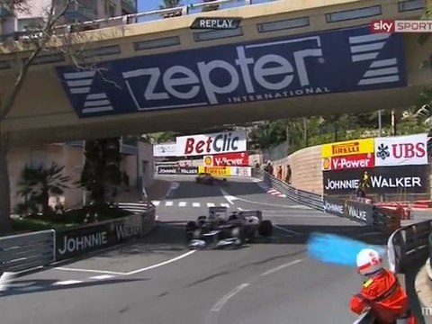 Pastor Maldonado drives into Sergio Perez 2012 Monaco GP FP3