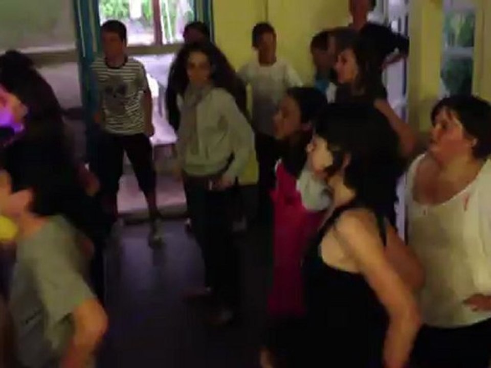 les CM2 dansent