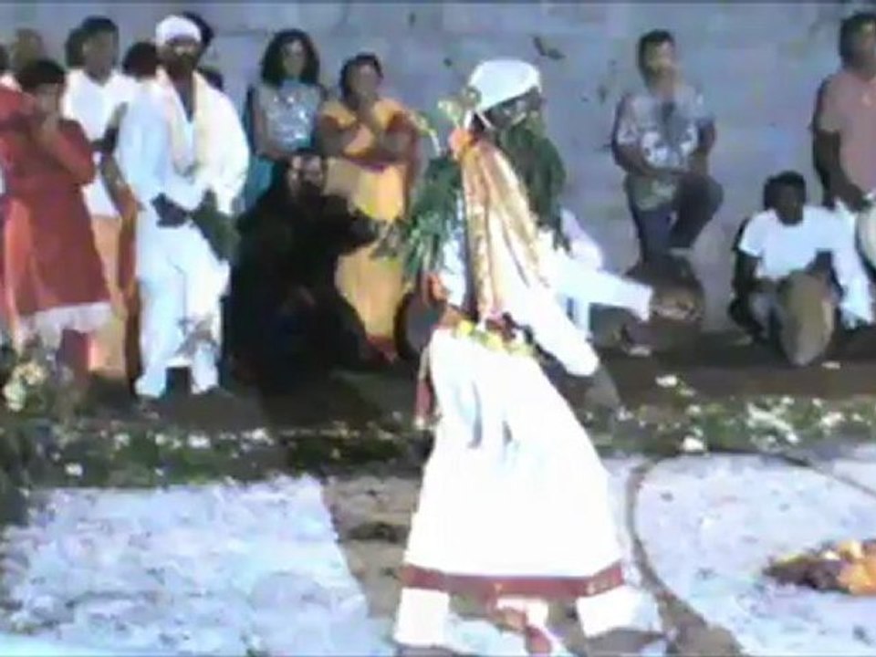 Marche sur le feu Ligne des Bambous Saint-Pierre le 22 avril 2012