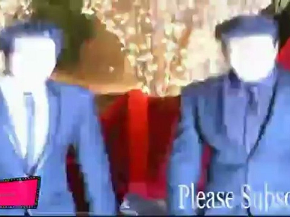 Vidhu Vinod Chopra With Wife At Party.mp4