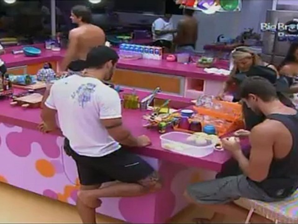 Monique e Jonas conversa na cozinha 05/03 parte 5