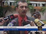 Exalcalde Carlos Barboza llega a Venezuela y se entrega ante un tribunal en Cabimas