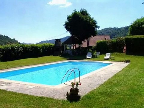 A Vendre Maison – Viers (15590 Lascelle – 15km Aurillac – Cantal) Prix 450.000€ Tel. 06.87.14.43.61 (Particulier) – 250m2 habitable – Parc 2500 m2 – Piscine