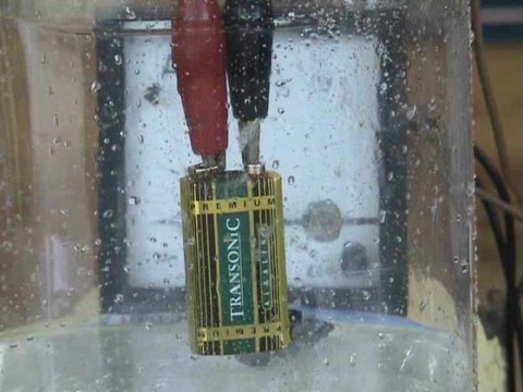 Transonic 9 Volts battery explodes