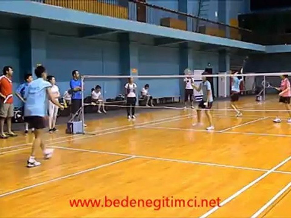BADMİNTONDA 3 E 1 HÜCUM VE SAVUNMA VİDEO-1