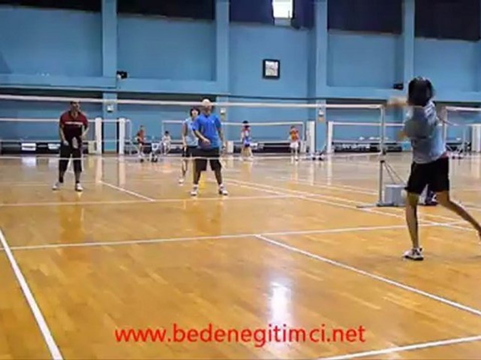 BADMİNTONDA 3'E 1 HÜCUM VE SAVUNMA ÇALIŞMASI VİDEO-1