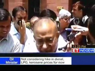 Oil minister - No hike in diesel, LPG, kerosene for now