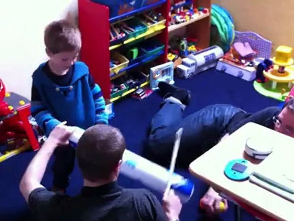 Avec les "Chats" dans la salle de jeux