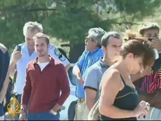 Thousands flee raging Athens fires - Aug 23  09