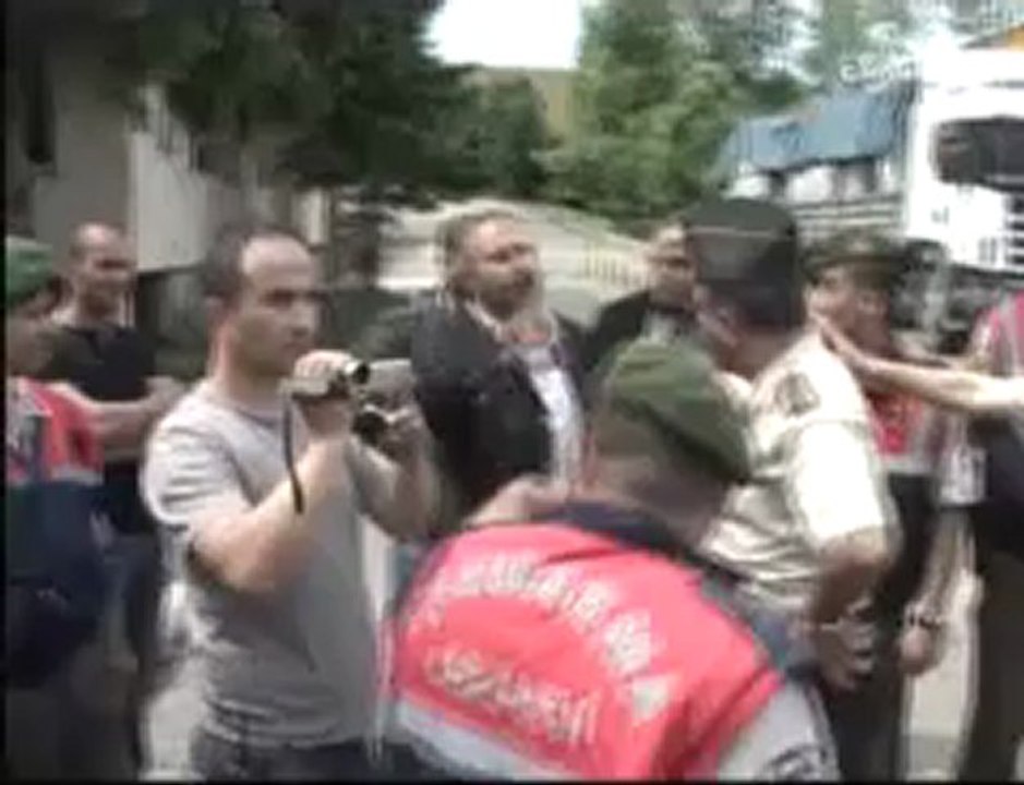 İŞÇİLERİN EYLEMİ SES GETİRDİ