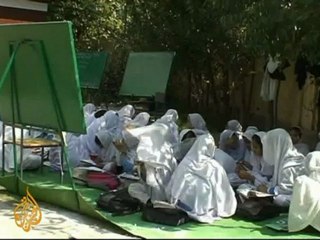 Children return to school in war-ravaged Swat - 16 Sep 09