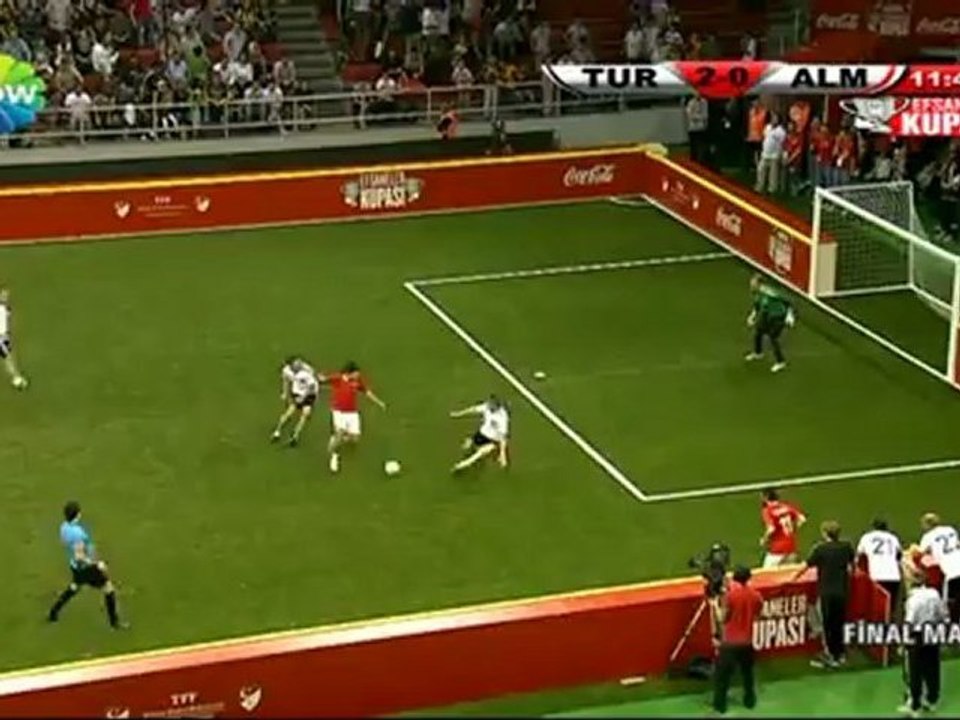 Efsaneler Kupasi Türkiye - Almanya (Hakan Ünsal'ın Golü)