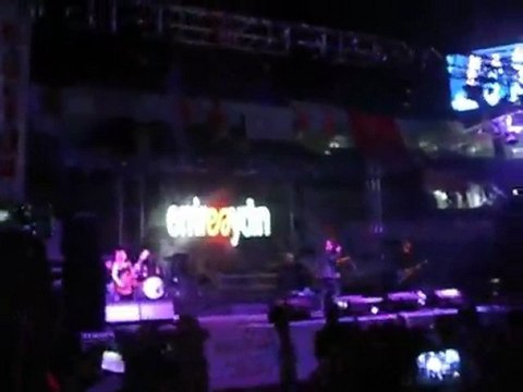 26 Mayıs 2012 - Emre Aydın Sinan Erdem Spor Salonu Konseri / Kim Dokunduysa Sana