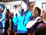 Kareena Kapoor shows her SEXY DANCE MOVES!