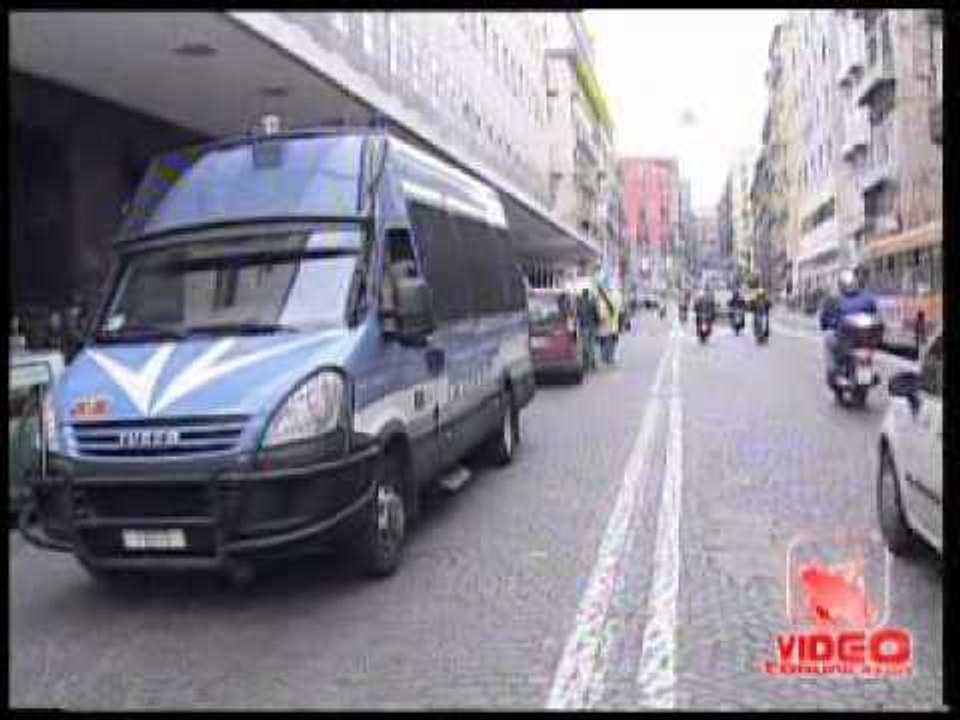 Napoli - La protesta dei dipendenti della "Global Service'' (live 28.05.12)
