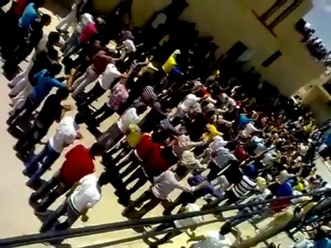 Syria فري برس حماة المحتلة بريديج مظاهرة صباحية نصرة لاهالي حماة 28 5 2012 Hama