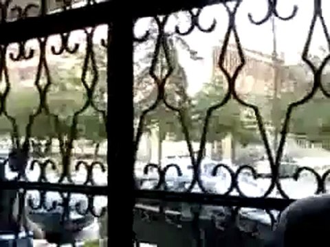 Syria فري برس جامعة حلب اشتباكات بين شبيحة النظام والمتظاهرين28 5 2012 Aleppo