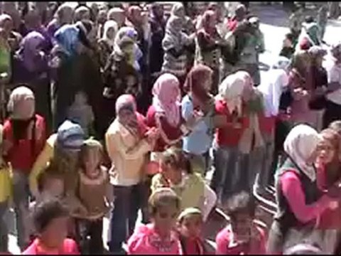 Syria فري برس ادلب جسرالشغور قرية البشيرية مظاهرة حاشدة لاطفال القرية تضامناً مع اطفال الحولة وحماة 28 5 2012 Idlib