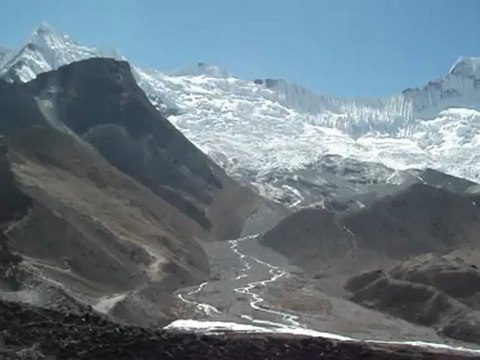 Everest Base Camp Trek : Island Peak Trail close to Chhukhung