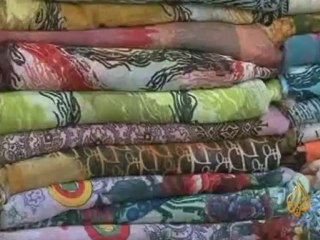 سكان الصحراء الغربية متمسكين بأزيائهم التقليدية