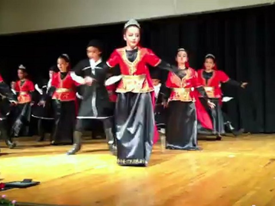 17 Mayıs 2012 Asil Nadir İ.Ö.O okul gecesi kafkas dans gösterisi