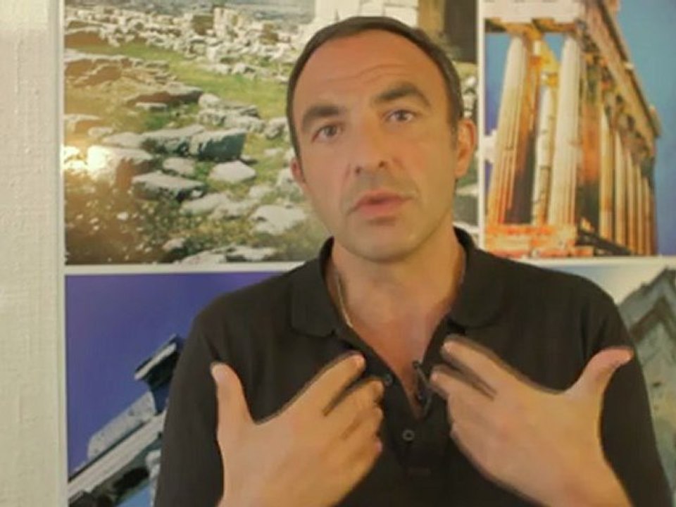 Nikos Aliagas nous invite à partir en Grèce