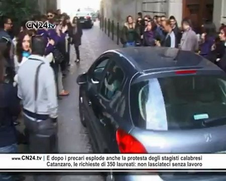 Regione: protesta stagisti a Catanzaro, incontro con Scopelliti