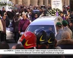 Crotone. Una città in lutto per l’ultimo omaggio al giovane Emilio Stirparo