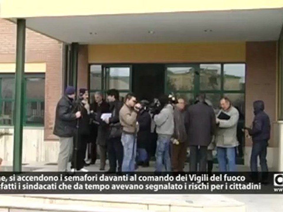 Attivato a Crotone servizio semafori davanti caserma Vigili del Fuoco