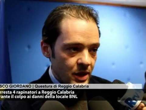 Polizia arresta 4 rapinatori a Reggio, presi durante colpo