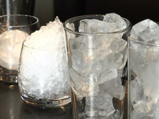 How to use ice in cocktails