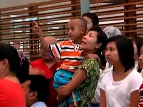 Suu Kyi makes first trip abroad in 24 years