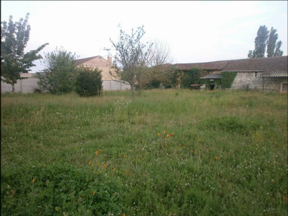 la maison dans la prairie d'ouzilly-vignolles