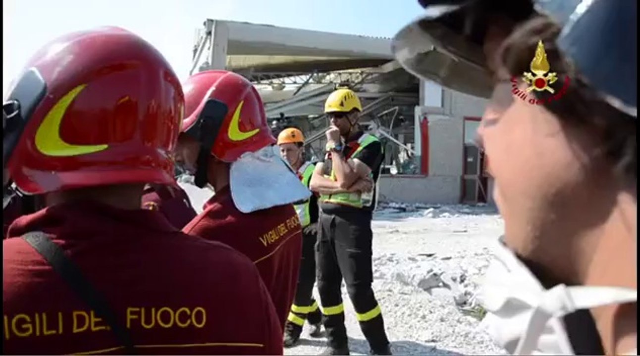 Medolla Cavezzo Mirandola (MO) - Terremoto - Danni zona industriale - Euthronics 4 (29.05.12)