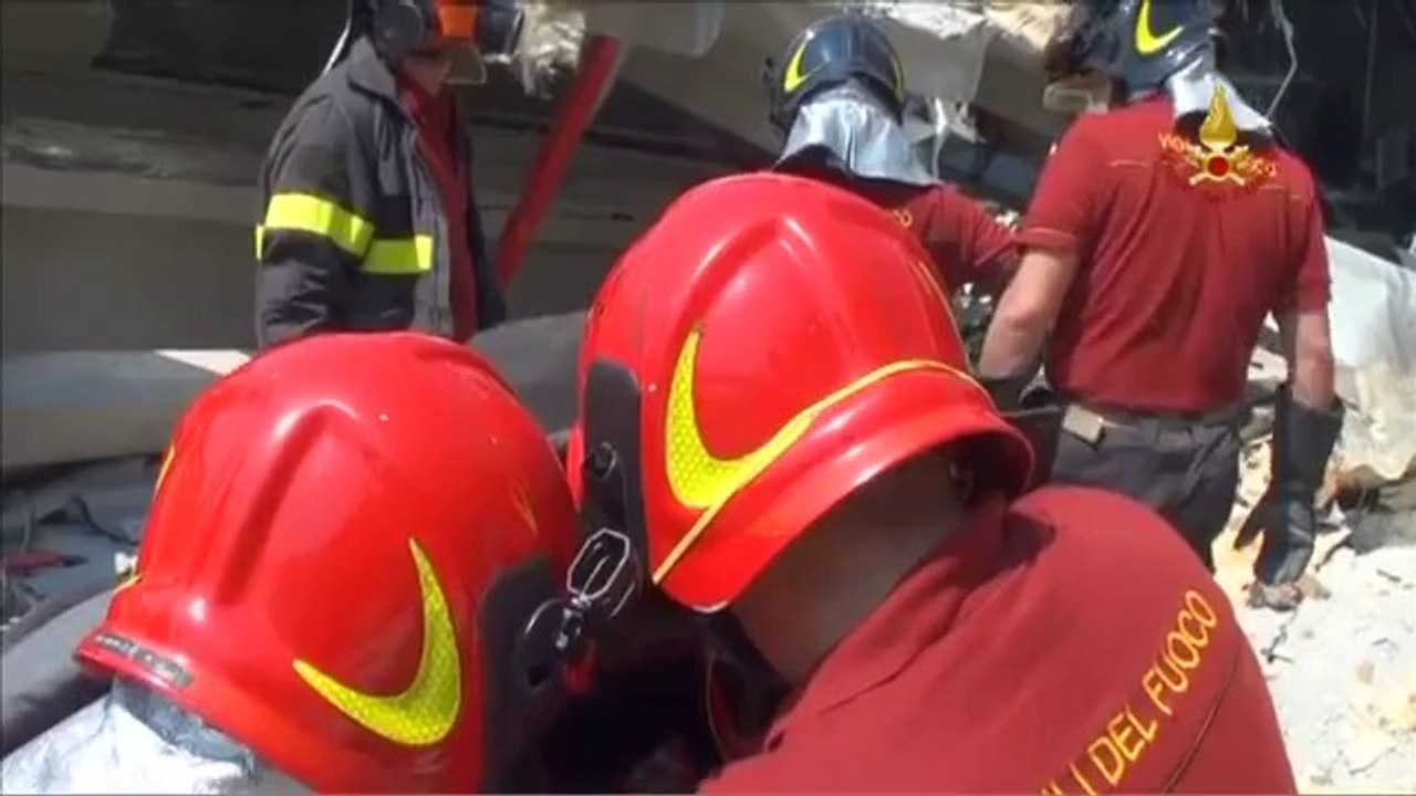 Medolla Cavezzo Mirandola (MO) - Terremoto - Danni zona industriale - Haimotronics 7 (29.05.12)