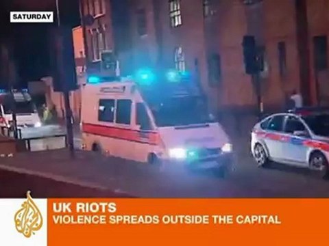 London riots: Violence spreads in the capital and beyond