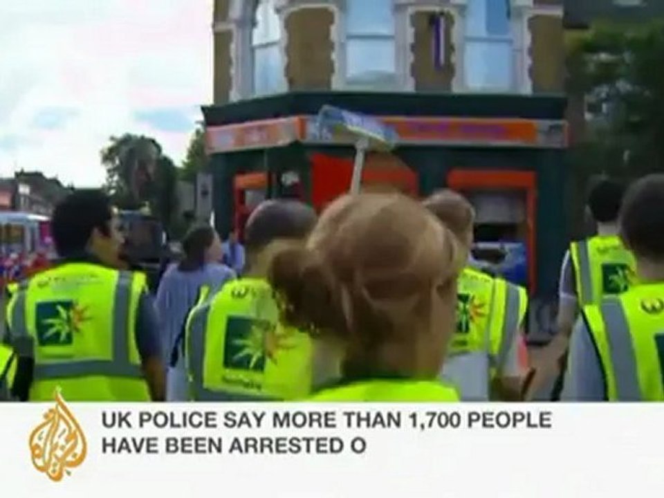 Londoners clean up their streets