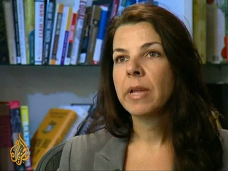 Ex-CIA officer defends interrogation tactics