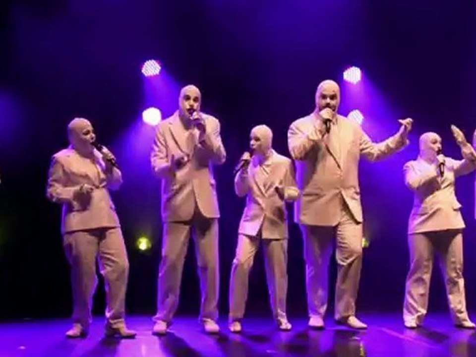 Voca People: Notlandung in Deutschland