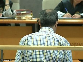 Policías: "Tenía un cuchillo clavado en la nuca"