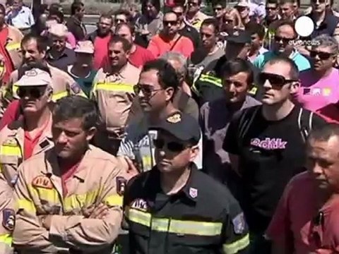 Les pompiers grecs dénoncent leur statut précaire