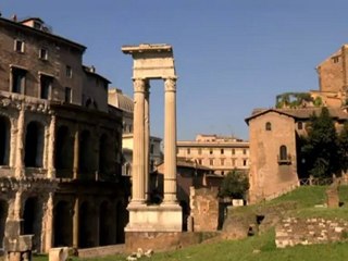 Two Aventadors filmed roaming in historic Rome